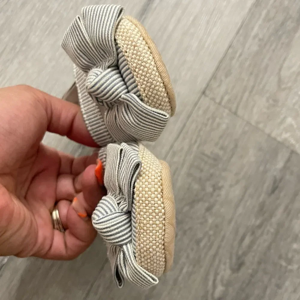 Target Baby Girl’s Striped Seersucker Bow Detail Slipper Crib Shoes 6-9 Months